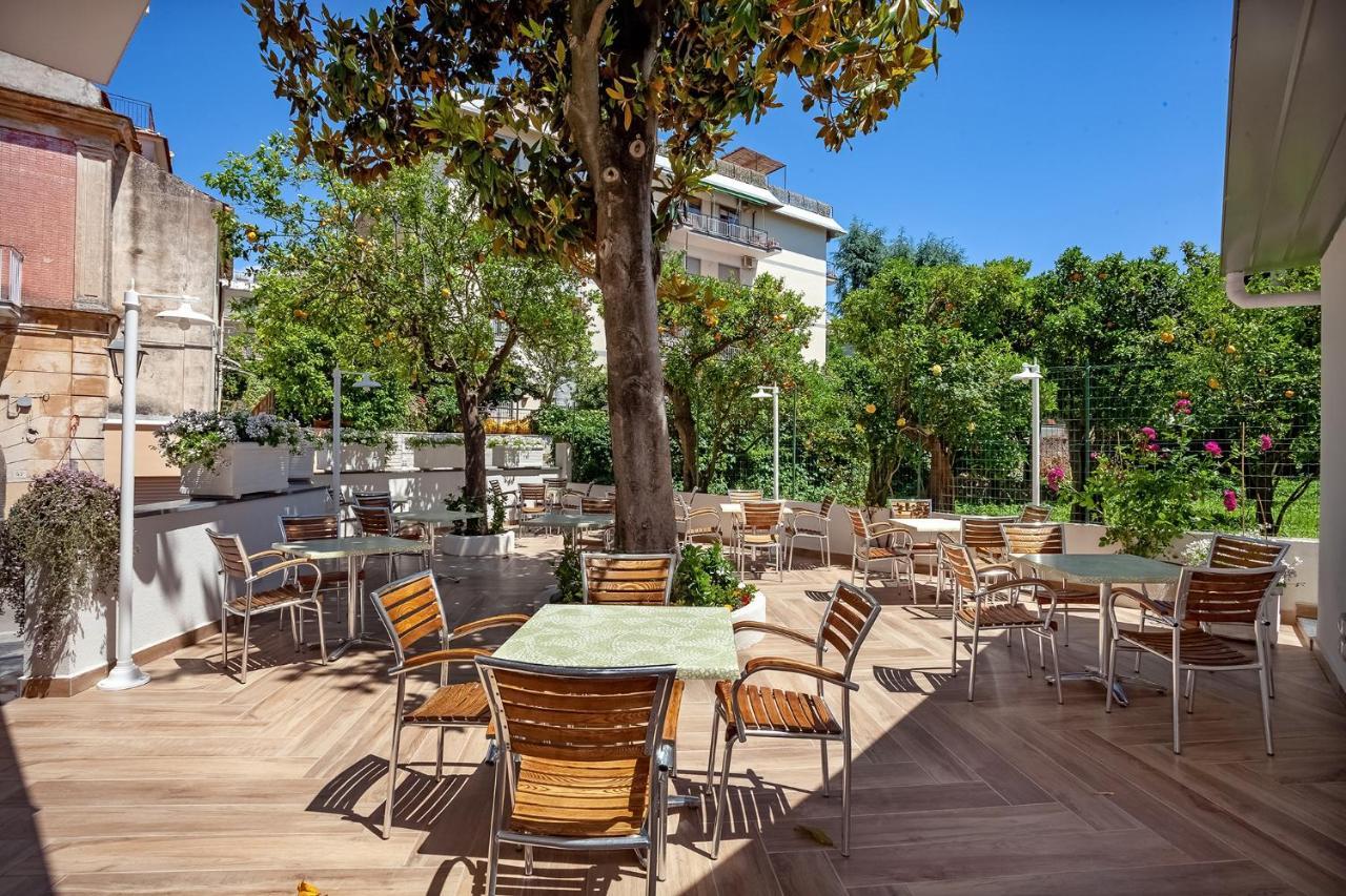 Hotel Angelina Sant'Agnello Buitenkant foto
